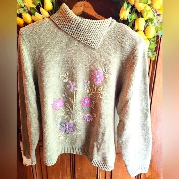Sweaters - Womens sweater